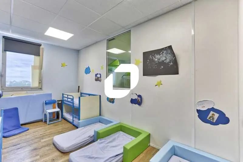 503-507 Place Des Champs Elysées, Évry-Courcouronnes à louer - Photo de l’immeuble – Image 3 sur 11