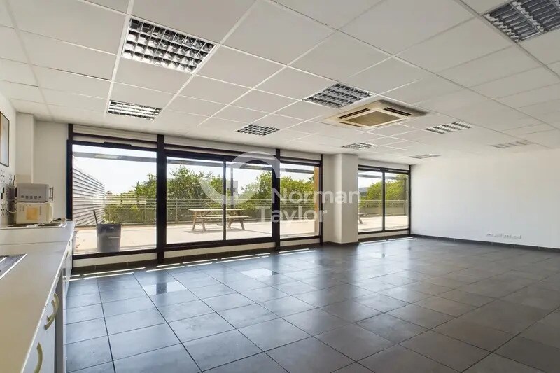 Bureau dans Montpellier à louer - Photo de l’immeuble – Image 3 sur 9