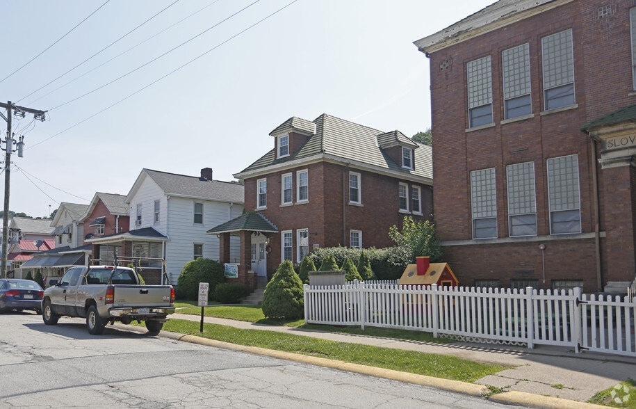 1016 6th Ave, Ford City, PA à vendre - Photo de l’immeuble – Image 1 sur 2