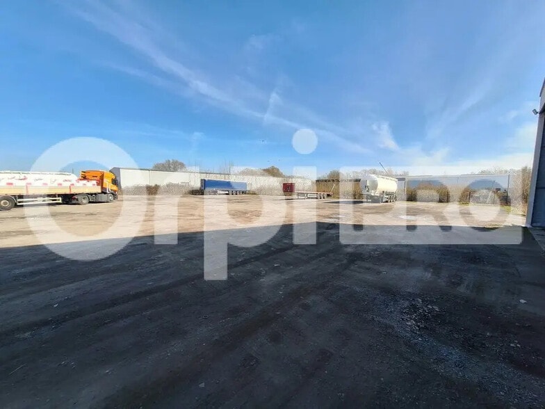 Local d'activités dans Le Meux à vendre - Photo de l’immeuble – Image 2 sur 7