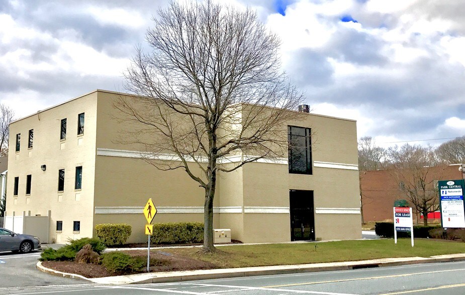 517 Benfield Rd, Severna Park, MD à louer - Photo de l’immeuble – Image 2 sur 4