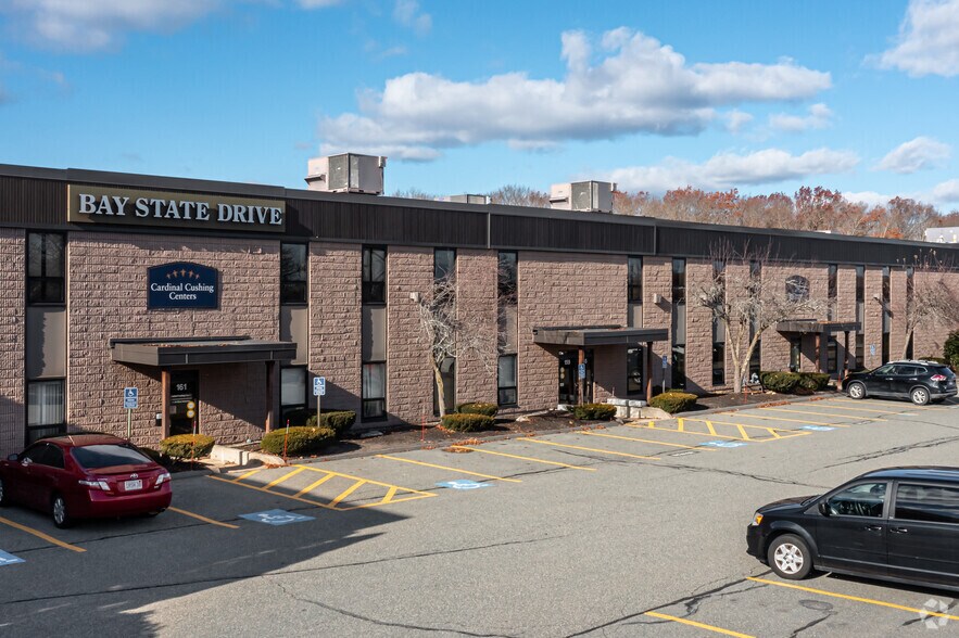 135-199 Bay State Dr, Braintree, MA à louer - Photo de l’immeuble – Image 1 sur 6