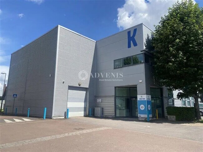 Plus de détails pour Local d'activités à louer