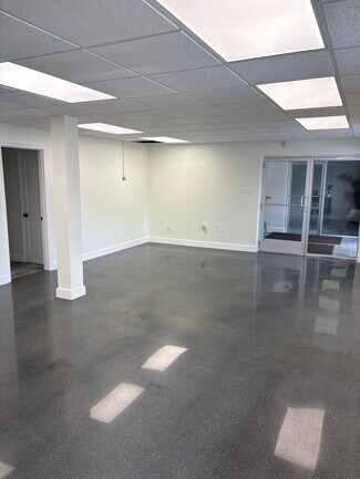 Plus de détails pour 860 Main St, Sanford, ME - Bureau/Médical à louer