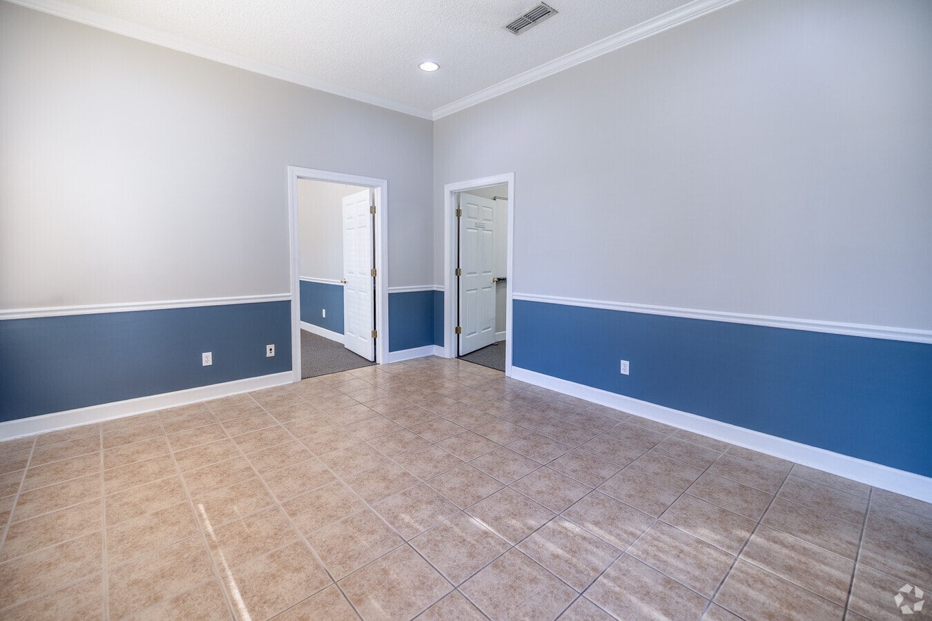 9191 RG Skinner Pky, Jacksonville, FL 32256 - Lot 803, 804, 805 -  - Photo intérieure - Image 2 of 10