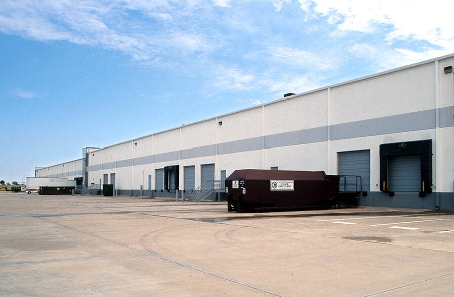 8105 N Belt Line Rd, Irving, TX à louer - Photo de l’immeuble – Image 2 sur 11