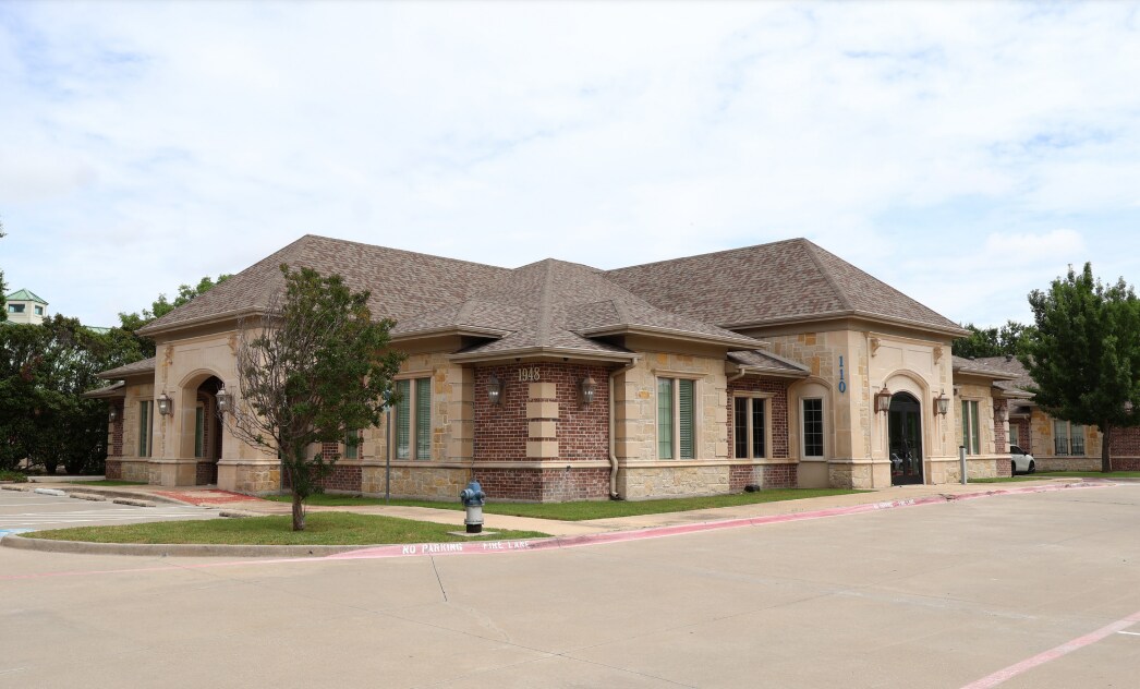 1948 E Hebron Pky, Carrollton, TX à louer Photo de l’immeuble– Image 1 sur 5