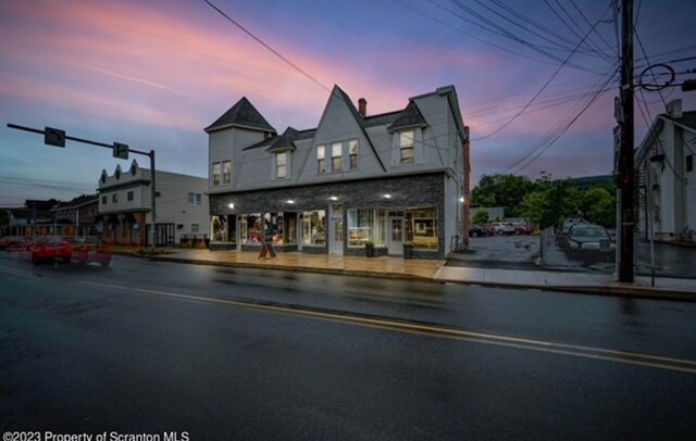 1822 Main St, Blakely, PA à vendre - Photo de l’immeuble – Image 2 sur 11