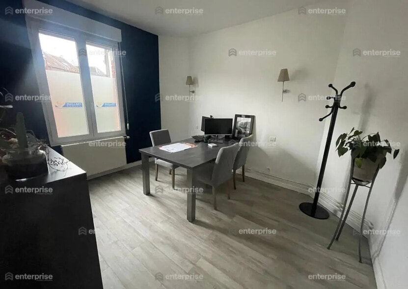 Bureau dans Saint-Quentin à vendre - Photo intérieure – Image 3 sur 5