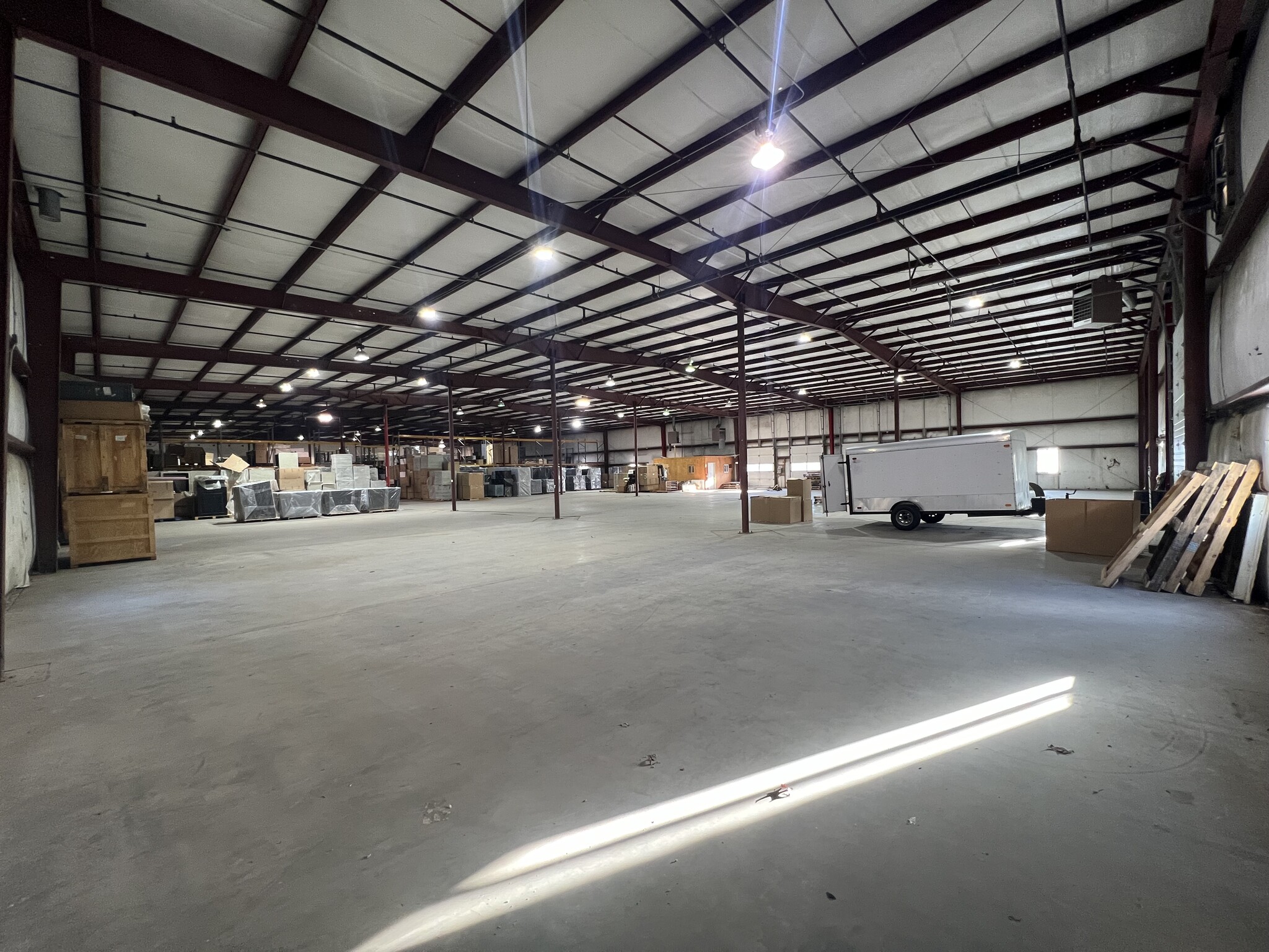 233 Millboro Industrial Park Rd, Millboro, VA à louer Photo de l’immeuble– Image 1 sur 12