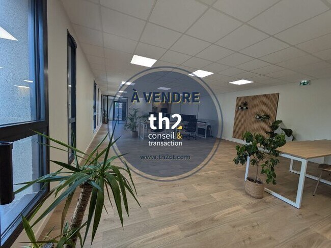 Plus de détails pour Bureau à vendre