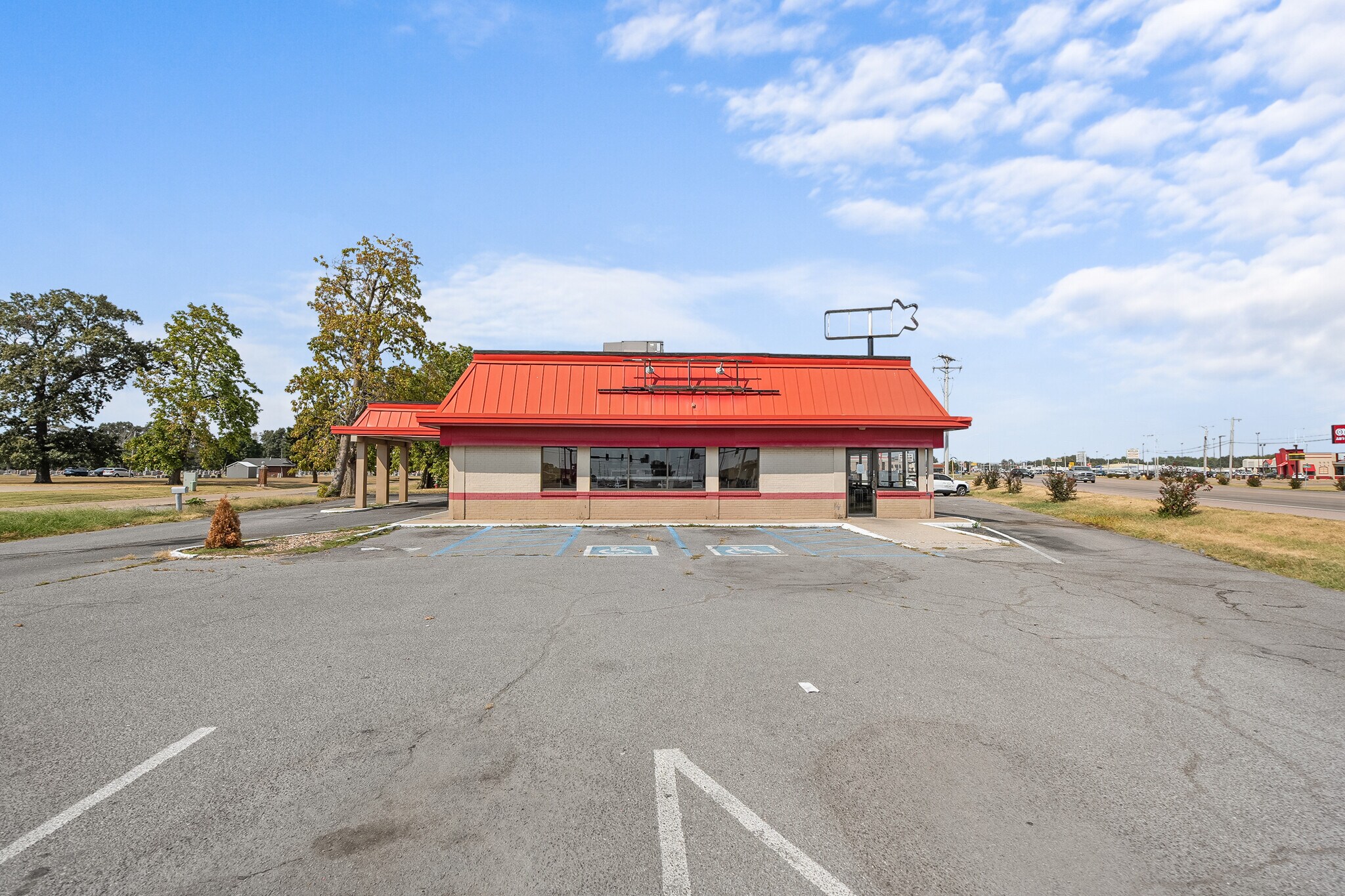1105 S Main St, Sikeston, MO à louer Photo principale– Image 1 sur 19