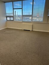 1315 Finch Ave W, Toronto, ON à louer Photo intérieure– Image 2 sur 4