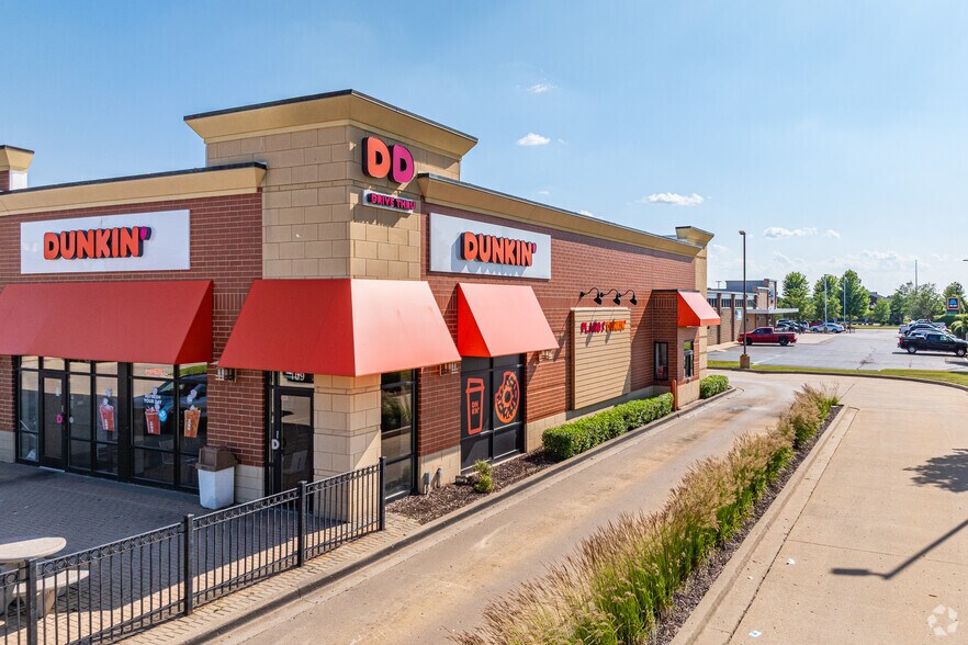 7010 Burroughs Ave, Plano, IL à louer - Photo de l’immeuble – Image 2 sur 4