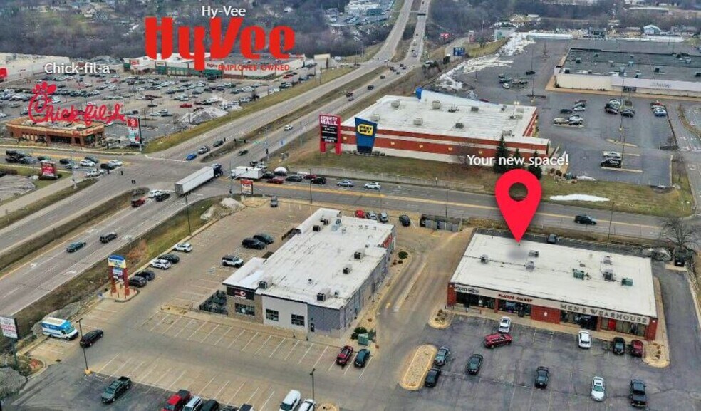 806 Wacker Dr, Dubuque, IA à louer - Photo de l’immeuble – Image 3 sur 11