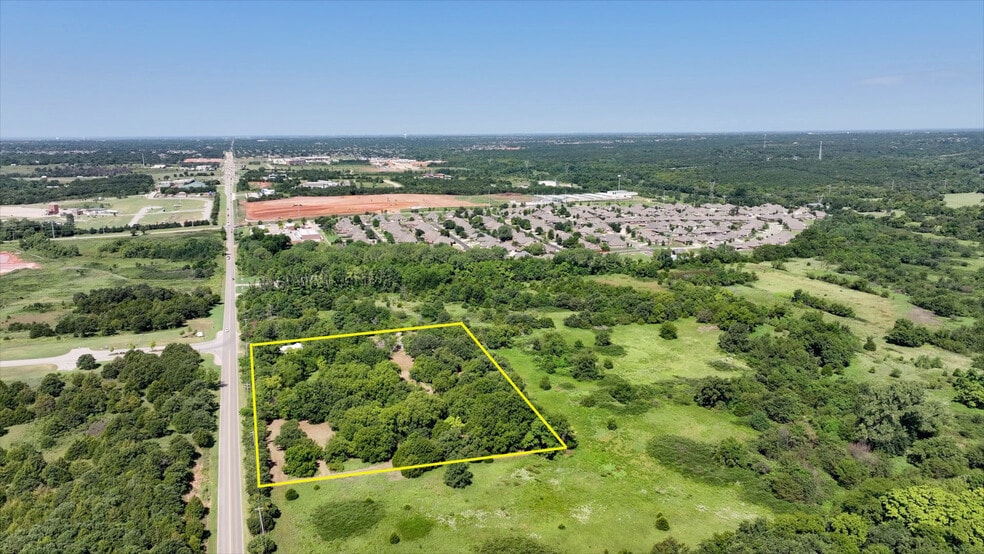 6201 E Covell Rd, Edmond, OK à vendre - Photo principale – Image 1 sur 16