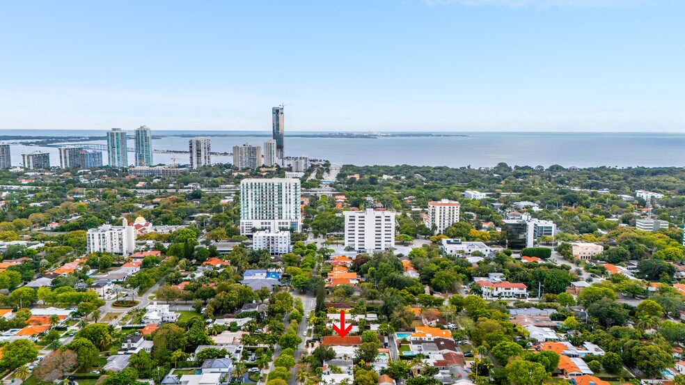 426 SW 26th Rd, Miami, FL à vendre - Photo de l’immeuble – Image 2 sur 20