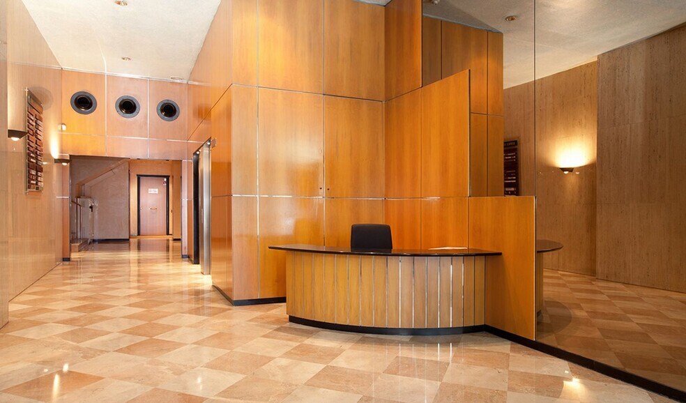 Carrer Del Marquès De Sentmenat, 54, Barcelone, Barcelona à louer - Hall d’entrée – Image 3 sur 3