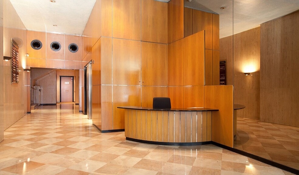 Carrer del Marquès de Sentmenat, 54, Barcelone, Barcelona à louer - Hall d’entrée – Image 3 sur 3