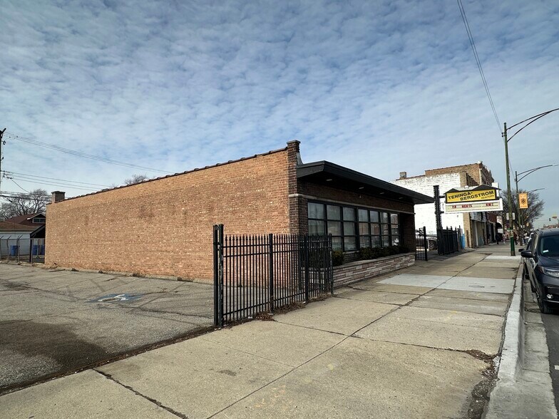 8544 S Ashland Ave, Chicago, IL à vendre - Photo de l’immeuble – Image 2 sur 11