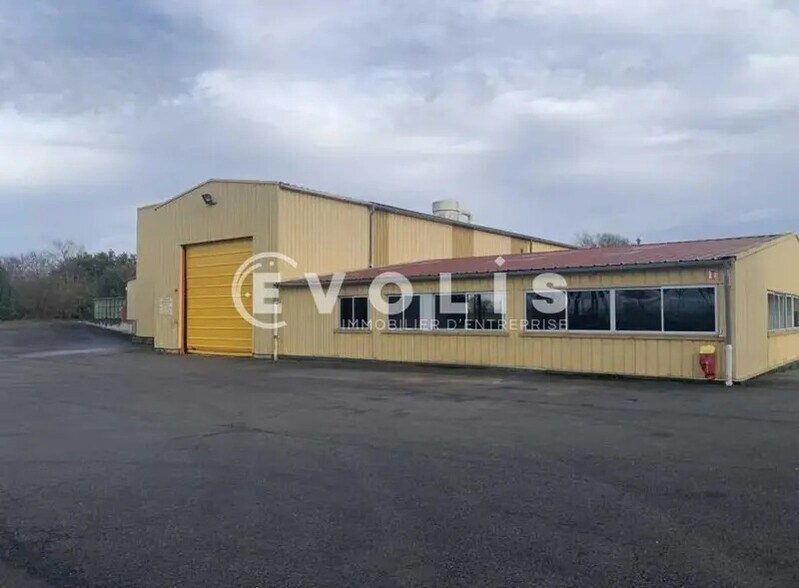 Local d'activités dans Saint-Trivier-sur-Moignans à vendre - Photo de l’immeuble – Image 2 sur 36