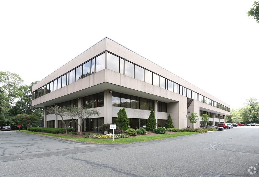 231 Farmington Ave, Farmington, CT à louer - Photo de l’immeuble – Image 2 sur 8