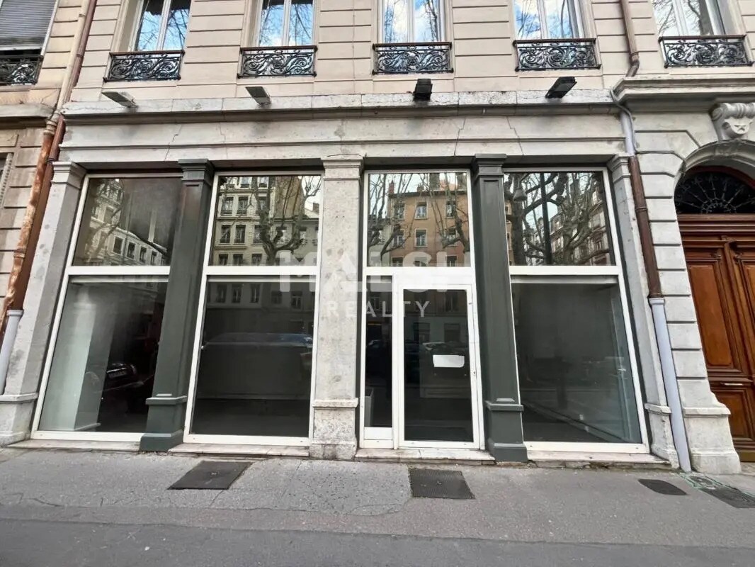 Local commercial dans Lyon à louer Photo de l’immeuble– Image 1 sur 9