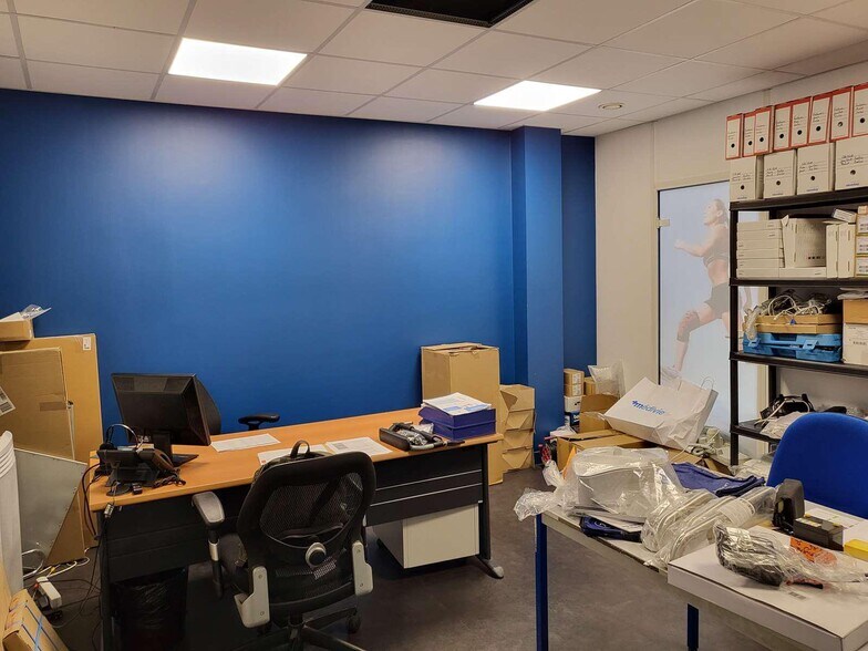 Local commercial dans Clamart à louer - Photo de l’immeuble – Image 3 sur 4