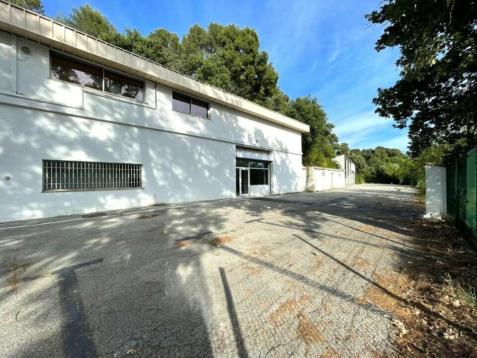 Local commercial dans La Roquette-sur-Siagne à louer Photo de l’immeuble– Image 1 sur 13
