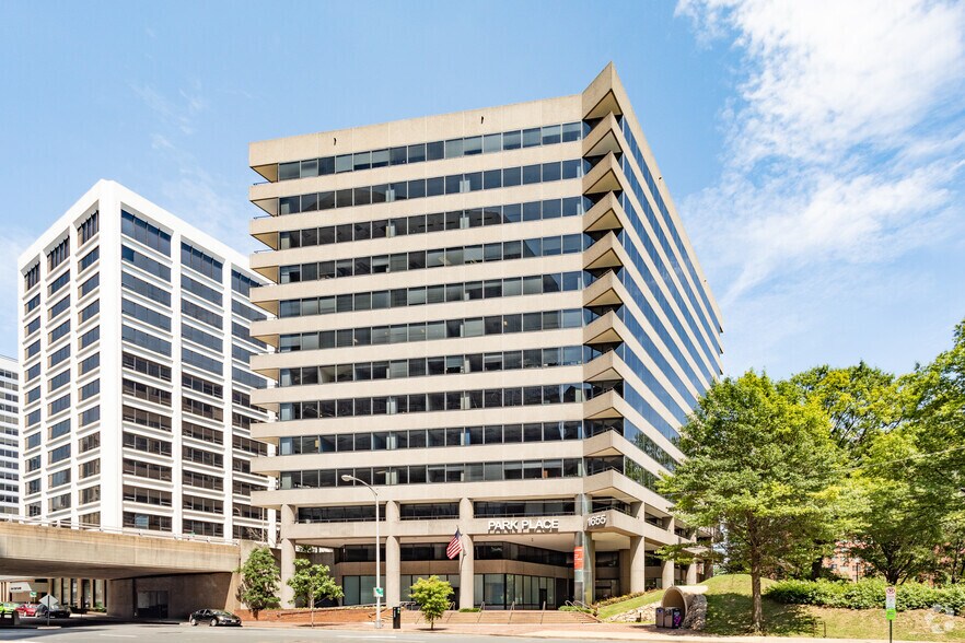 1655 Fort Myer Dr, Arlington, VA à louer - Photo de l’immeuble – Image 3 sur 36