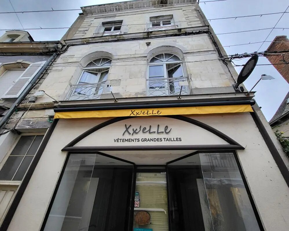 Local d'activités dans Sablé-sur-Sarthe à vendre Photo de l’immeuble– Image 1 sur 9