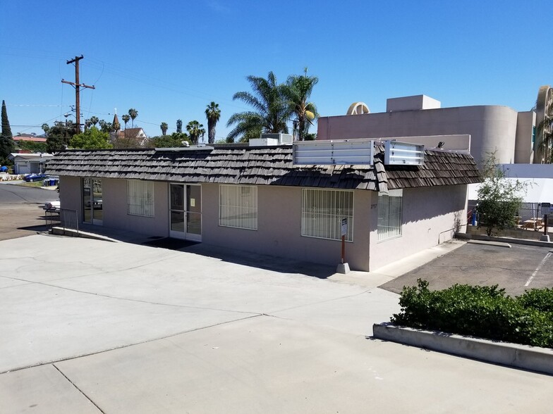 2757 Lemon Grove Ave, Lemon Grove, CA à louer - Photo de l’immeuble – Image 1 sur 6