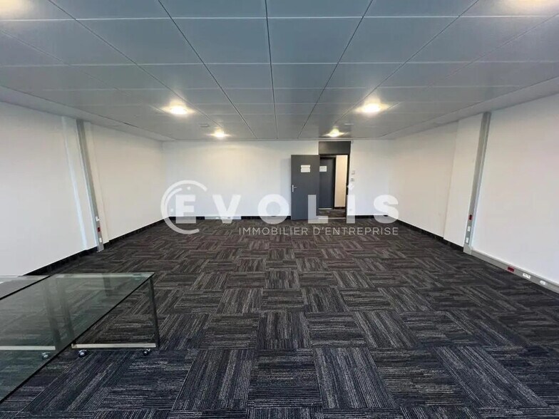 Bureau dans Lieusaint à louer - Photo intérieure – Image 3 sur 9