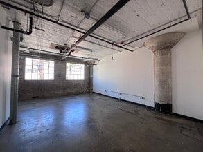 1300 Factory Pl, Los Angeles, CA à louer Photo intérieure– Image 1 sur 3