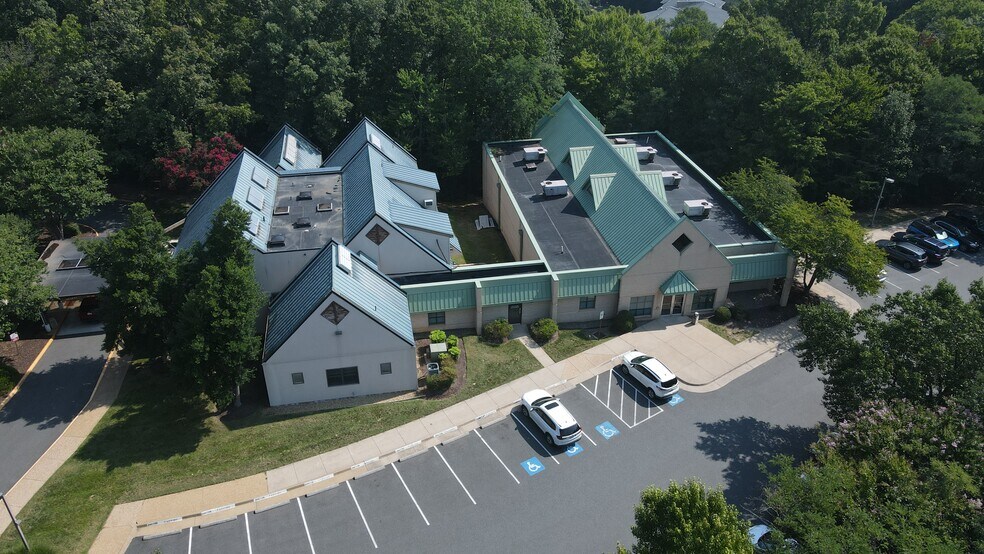 3310 Fall Hill Ave, Fredericksburg, VA à louer - Photo de l’immeuble – Image 3 sur 7