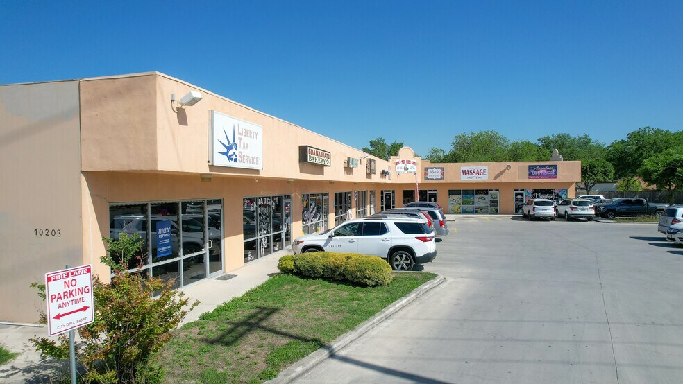 10203 Culebra Rd, San Antonio, TX à vendre - Photo de l’immeuble – Image 3 sur 12