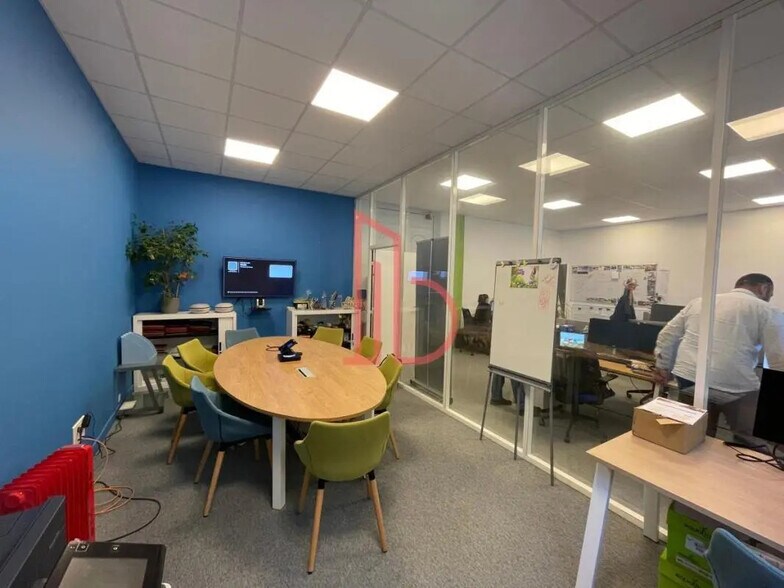 Bureau dans Bordeaux à louer - Photo de l’immeuble – Image 2 sur 3