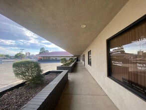 17450 Main St, Hesperia, CA à louer Photo intérieure– Image 2 sur 5