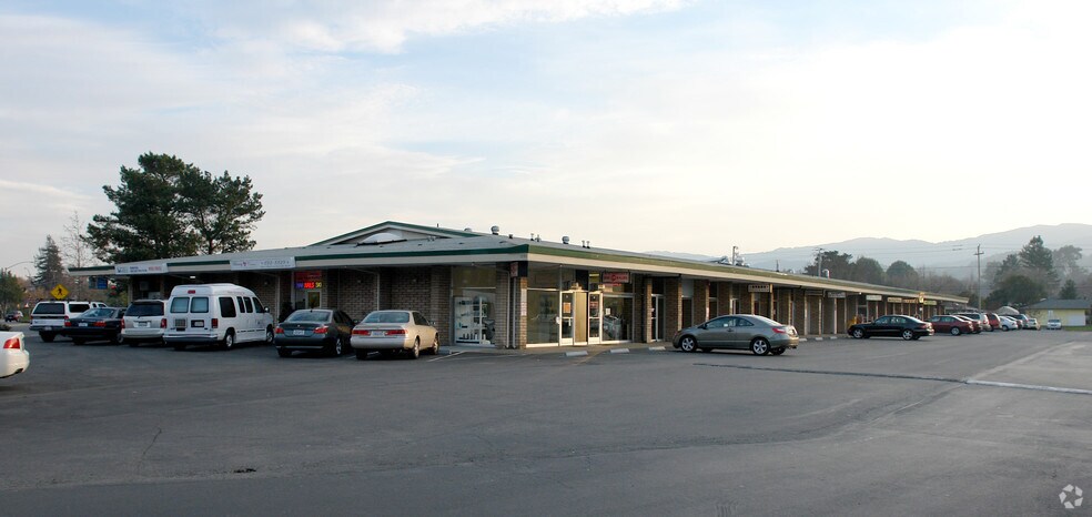 1559 S Novato Blvd, Novato, CA à louer - Photo de l’immeuble – Image 1 sur 6