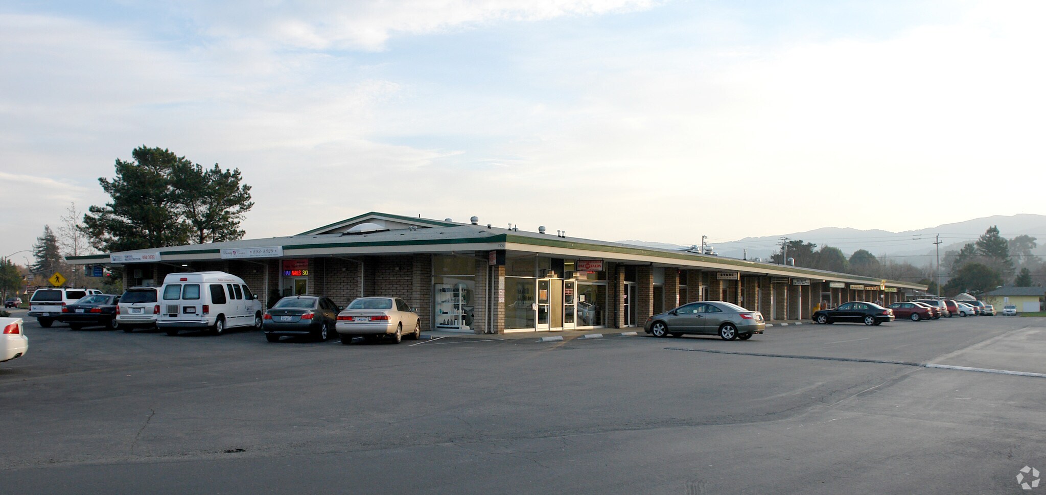 1559 S Novato Blvd, Novato, CA à louer Photo de l’immeuble– Image 1 sur 7