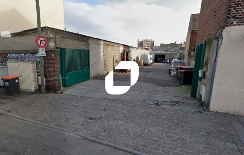 Local d’activités dans Aubervilliers à louer - Photo de l’immeuble – Image 1 sur 7