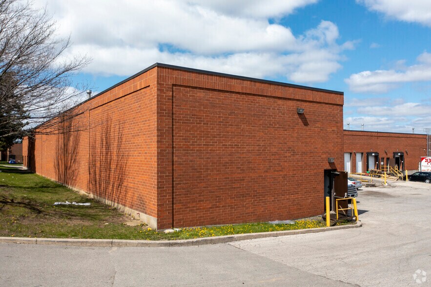815 Middlefield Rd, Toronto, ON à louer - Photo de l’immeuble – Image 3 sur 4