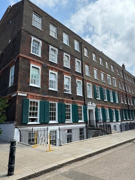 1 New Sq, Londres à louer - Photo de l’immeuble – Image 2 sur 23