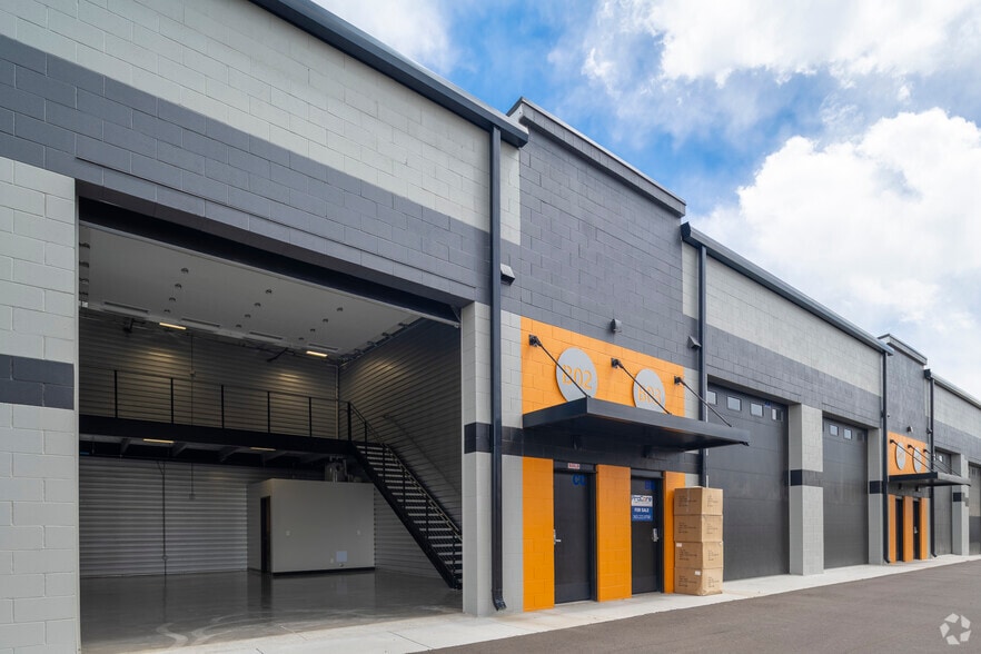 Pre-Leased Investment Units Castle Rock portefeuille de 7 biens à vendre sur LoopNet.fr - Photo principale – Image 1 sur 4