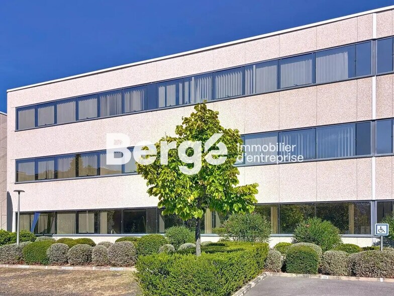 Bureau dans SOPHIA ANTIPOLIS à louer - Photo de l’immeuble – Image 1 sur 11