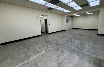 15100 S Broadway, Gardena, CA à louer Photo intérieure– Image 2 sur 3