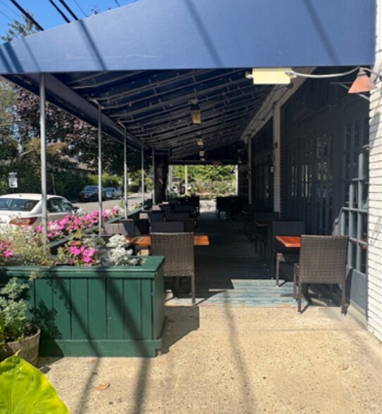 216 Sea Cliff Ave, Sea Cliff, NY à vendre - Photo de l’immeuble – Image 1 sur 4