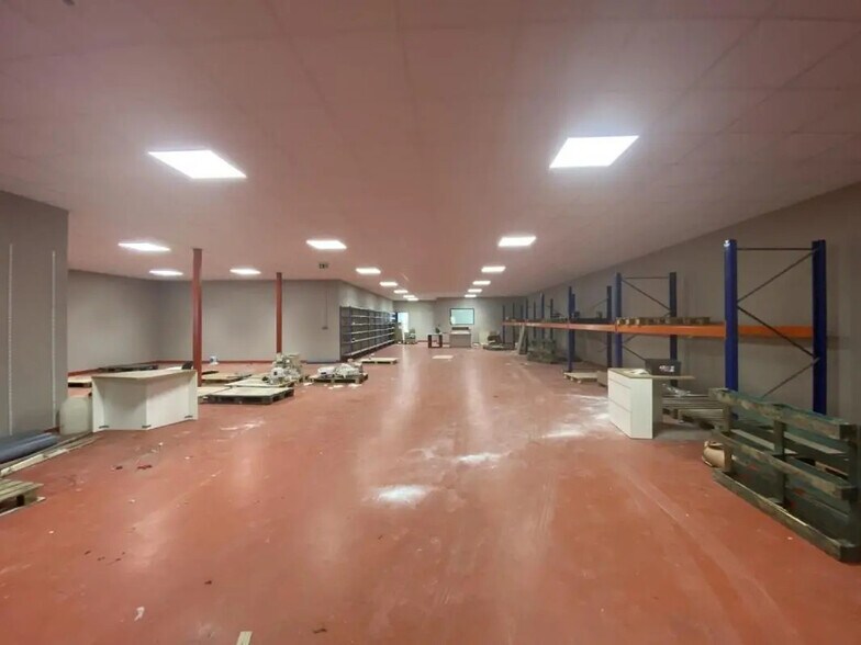 Local d'activités dans Maromme à vendre - Photo intérieure – Image 2 sur 4