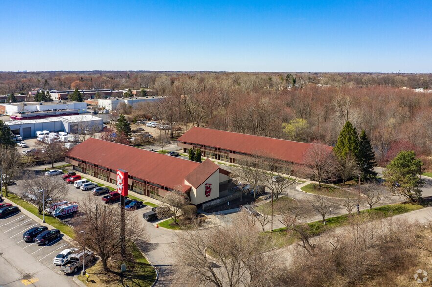 2580 Crooks Rd, Rochester Hills, MI à vendre - Aérien – Image 2 sur 7