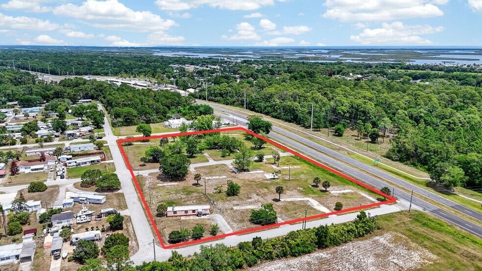 117 Center St, Oak Hill, FL à vendre - Aérien – Image 3 sur 10